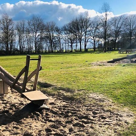 Vakantiebungalow In Bosrijke Omgeving Luttenberg Villa Kültér fotó