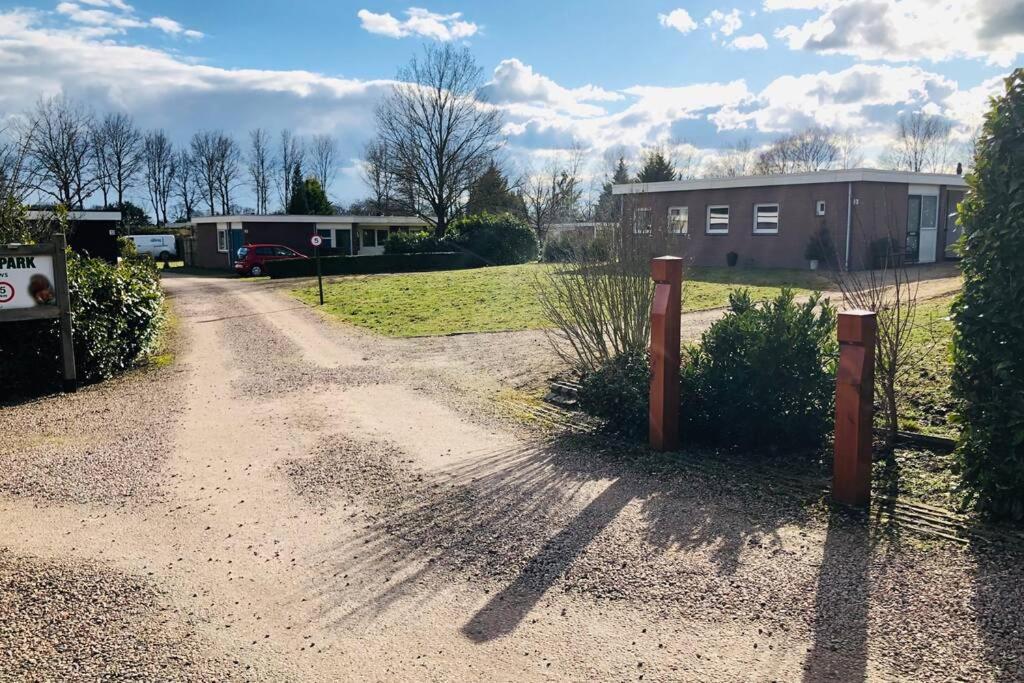 Vakantiebungalow In Bosrijke Omgeving Luttenberg Villa Kültér fotó