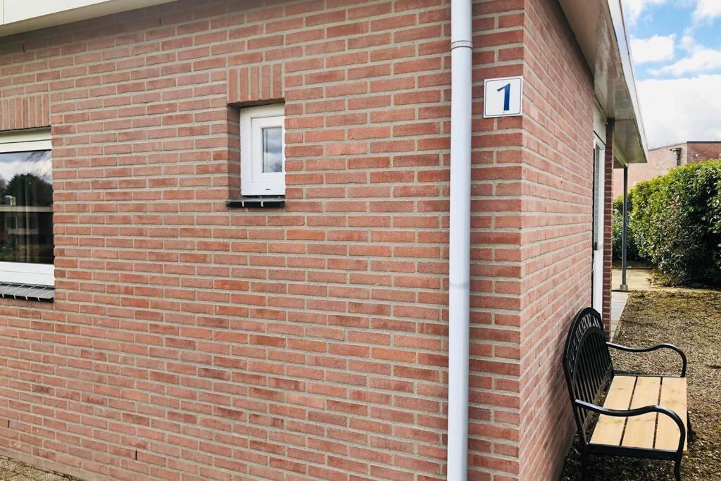 Vakantiebungalow In Bosrijke Omgeving Luttenberg Villa Kültér fotó